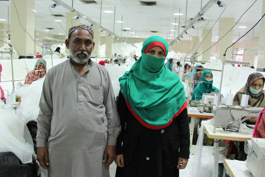 A family affair |Muhammad Ashraf, age 48, and his wife Majeedan, age 40, both work at HSNDS male and female stitching units for the nets production of our sister company, TANA Netting.