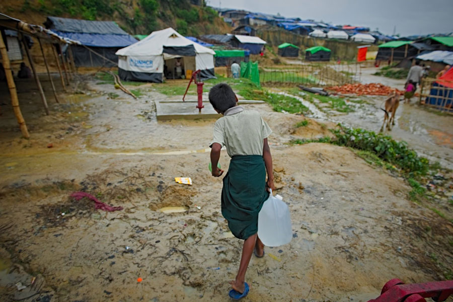 Rohingya refugees taking water at Kutupalong camp Bangladesh