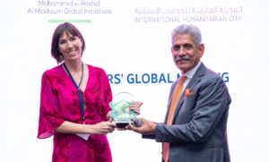 Wieke receives award from IHC CEO_PeaceDoves