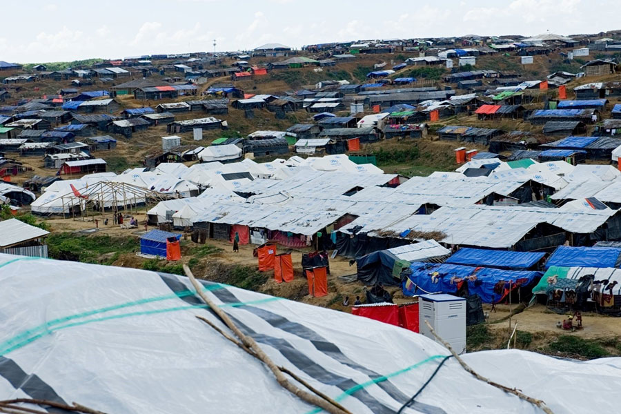 Wide view of Rohingya refugees at Kutupalong camp Bangladesh